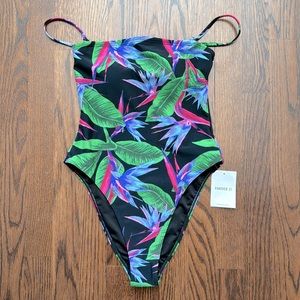 🔥🔥 24 HOUR SALE F-21 one piece bathing suit